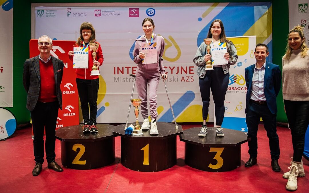 11 zwycięzców w Integracyjnych Mistrzostwach Polski AZS w tenisie stołowym