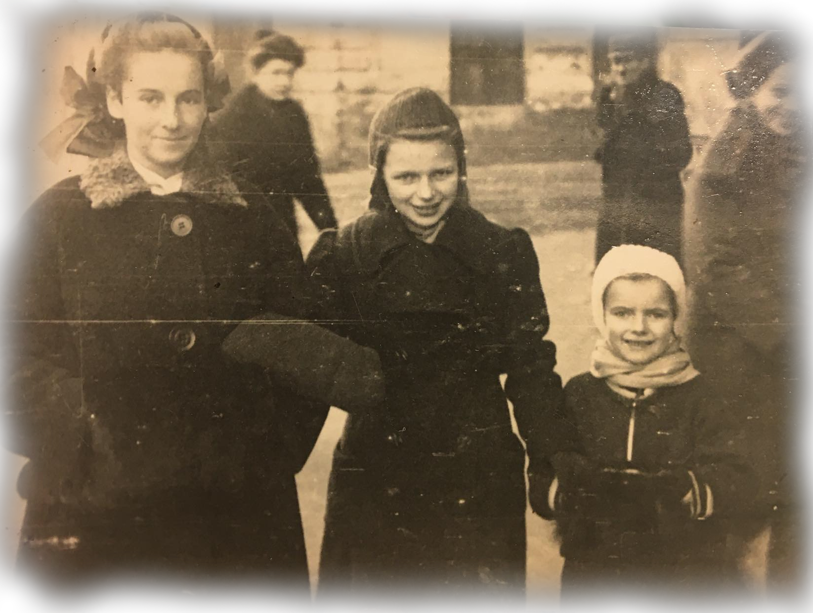 Od lewej: Bogda, Irka, Pani Ania (Fot. archiwum prywatne).