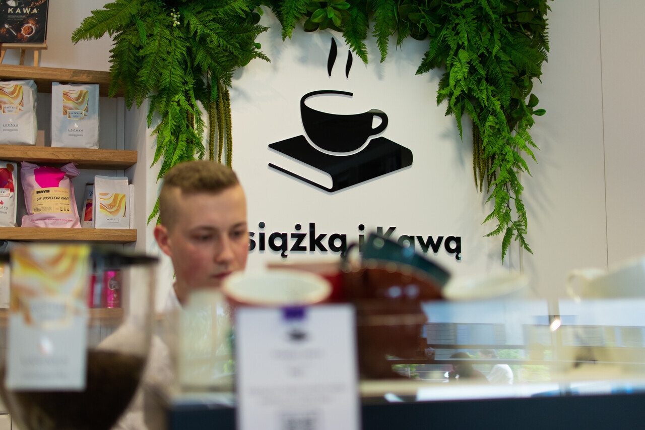 Już rok na UG pachnie „Książką i Kawą”. Fot. Marcel Jakubowski