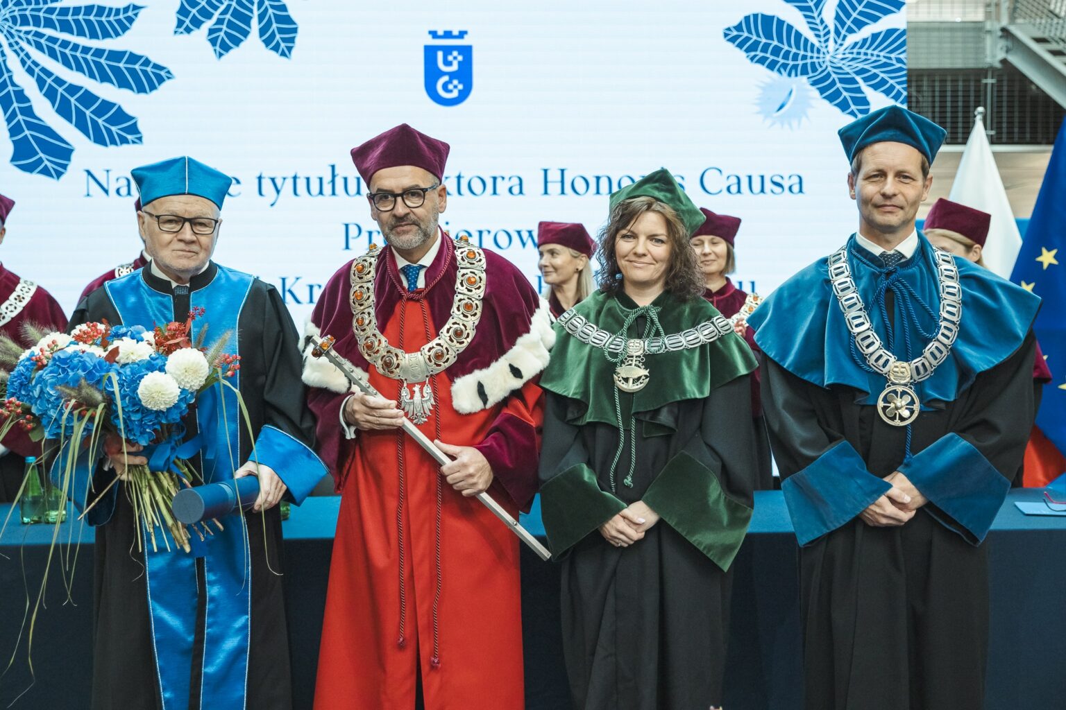 Jan Krzysztof Bielecki, 
prof. Piotr Stepnowski, 
prof. Angelika Kędzierska-Szczepaniak 
i prof. Wojciech Bizon
(Fot. Alan Stocki/UG).
