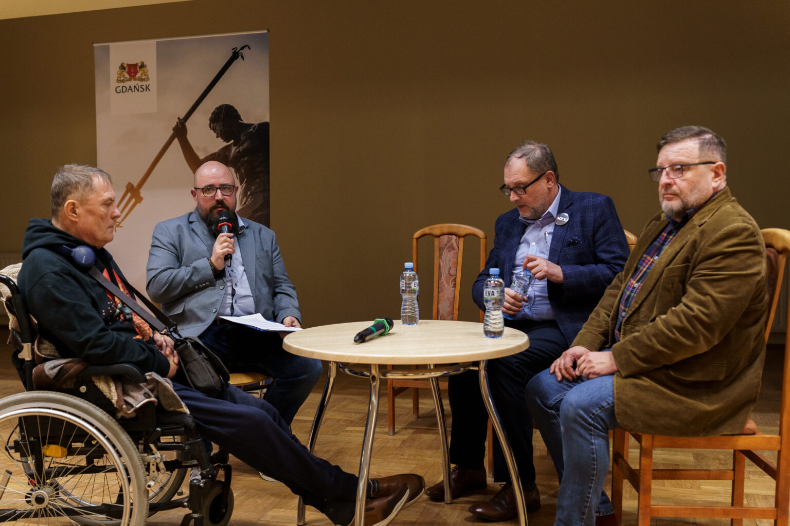 Uczestnicy panelu „Pokolenie przełomu: studencka opozycja lat 80. w Gdańsku”. Od lewej: Dariusz Józefowicz, Dominik Bień, Mirosław Mironowicz, Jacek Jancelewicz (Fot. CASiD).