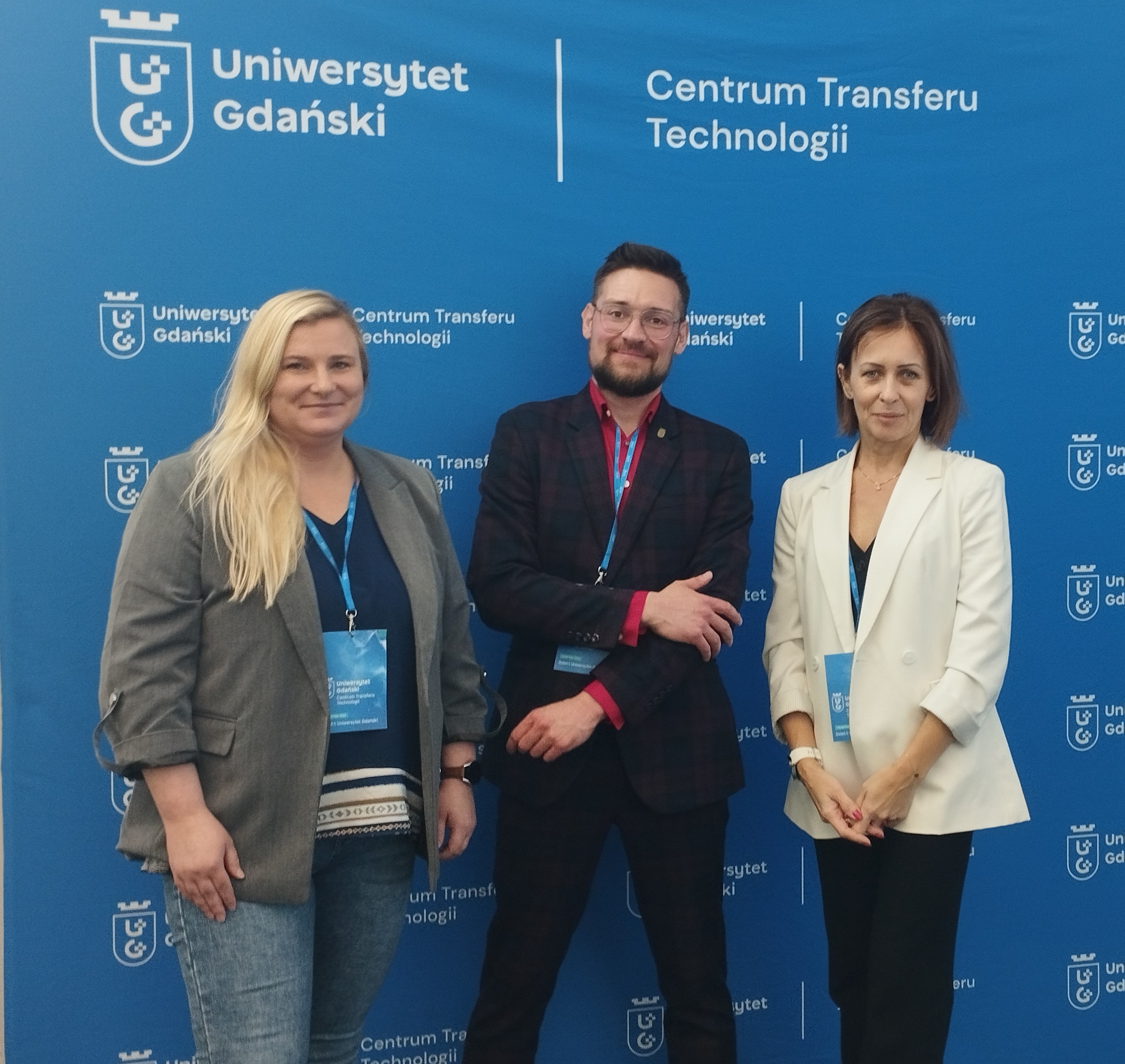 Pierwszy dzień konferencji „Intellectual Property & Innovation Days”. Od lewej: Katarzyna Gronowska – dyrektorka Centrum Transferu Technologii UG, Tomasz Chyrek – zastępca dyrektora CTT UG , Aneta Stuleblak – zastępczyni prezesa Urzędu Patentowego RP (Fot. Karolina Kądziela/CTT UG).