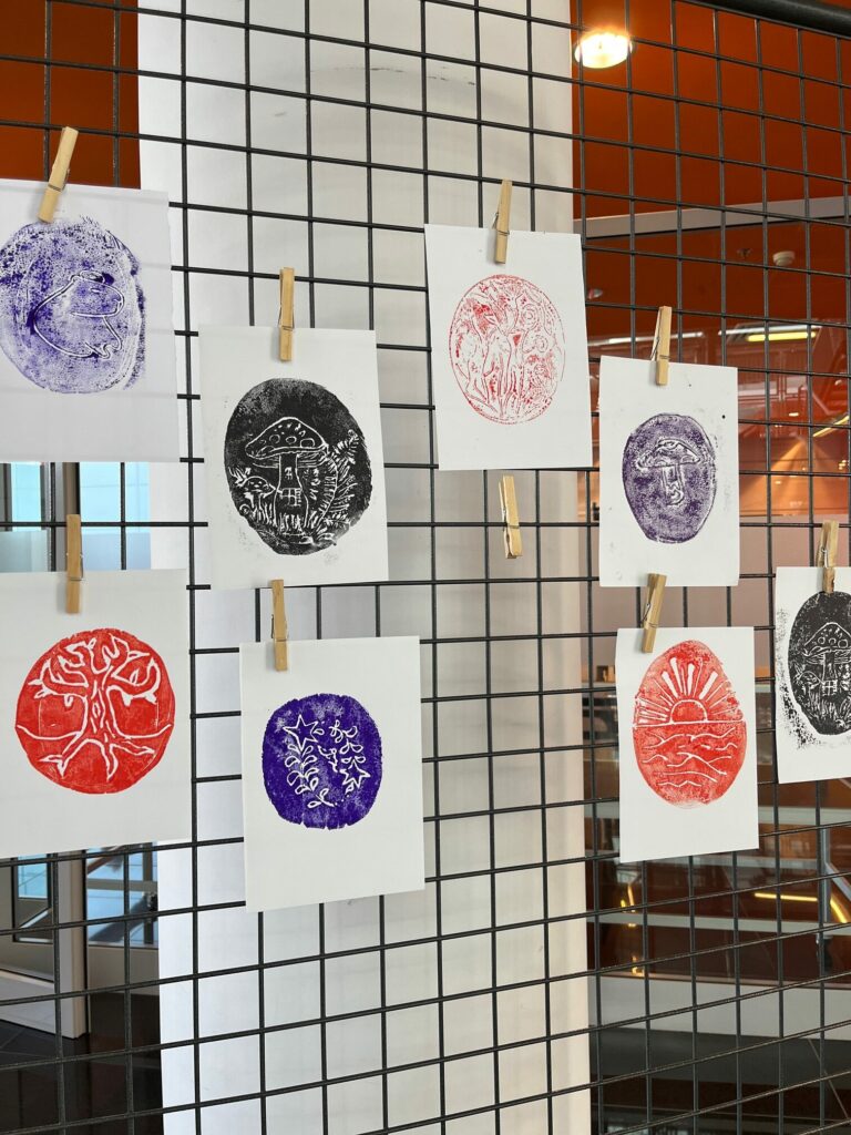 Warsztaty w Bibliotece UG i ich efekty
(Fot. Monika Budzińska).