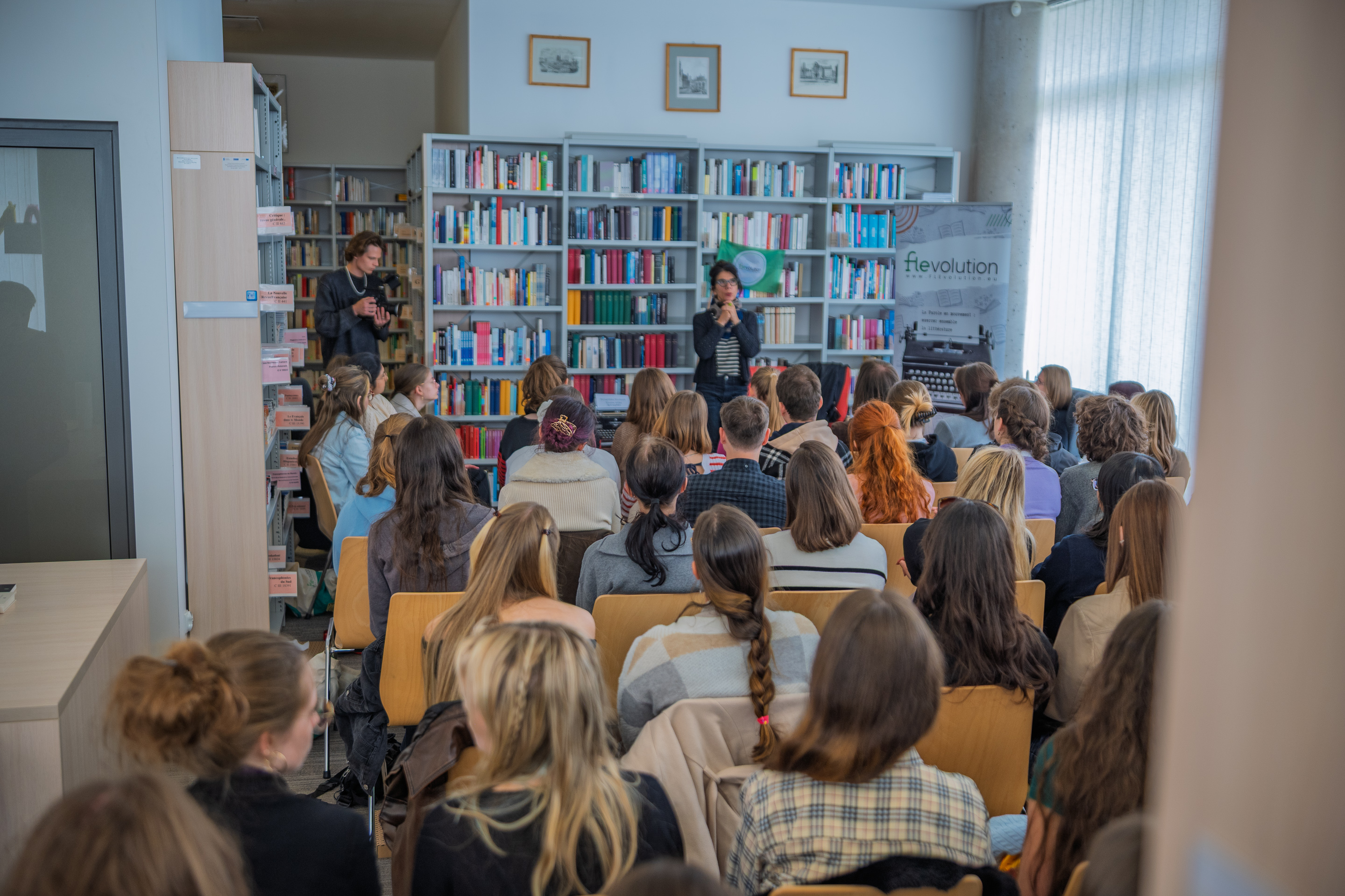Brigitte Giraud, wybitna francuska pisarka, z wizytą w Bibliotece Neofilologicznej Uniwersytetu Gdańskiego (Fot. Łukasz Bień).
