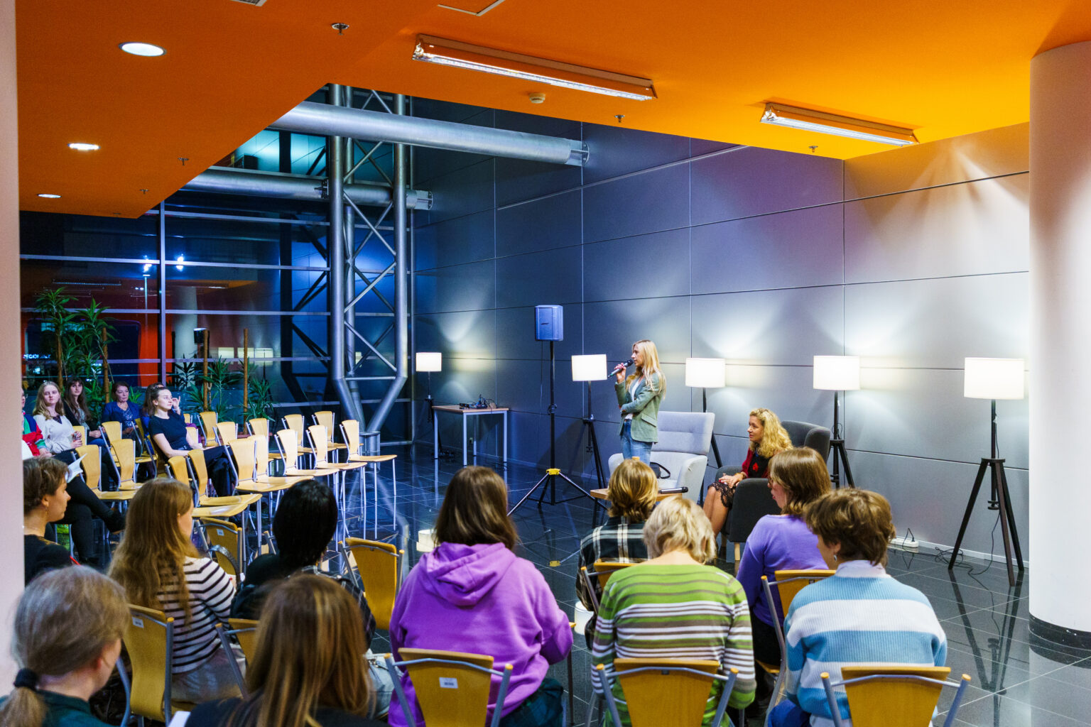  Noc pełna książek, 
rozmów i dobrej zabawy 
w Bibliotece UG ( Fot. archiwum CASiD).