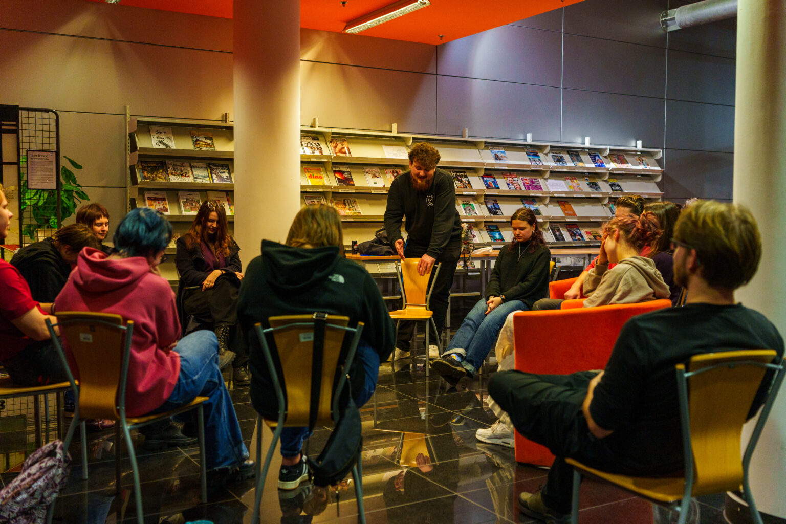 Noc pełna książek, rozmów i dobrej zabawy w Bibliotece UG ( Fot. archiwum CASiD).