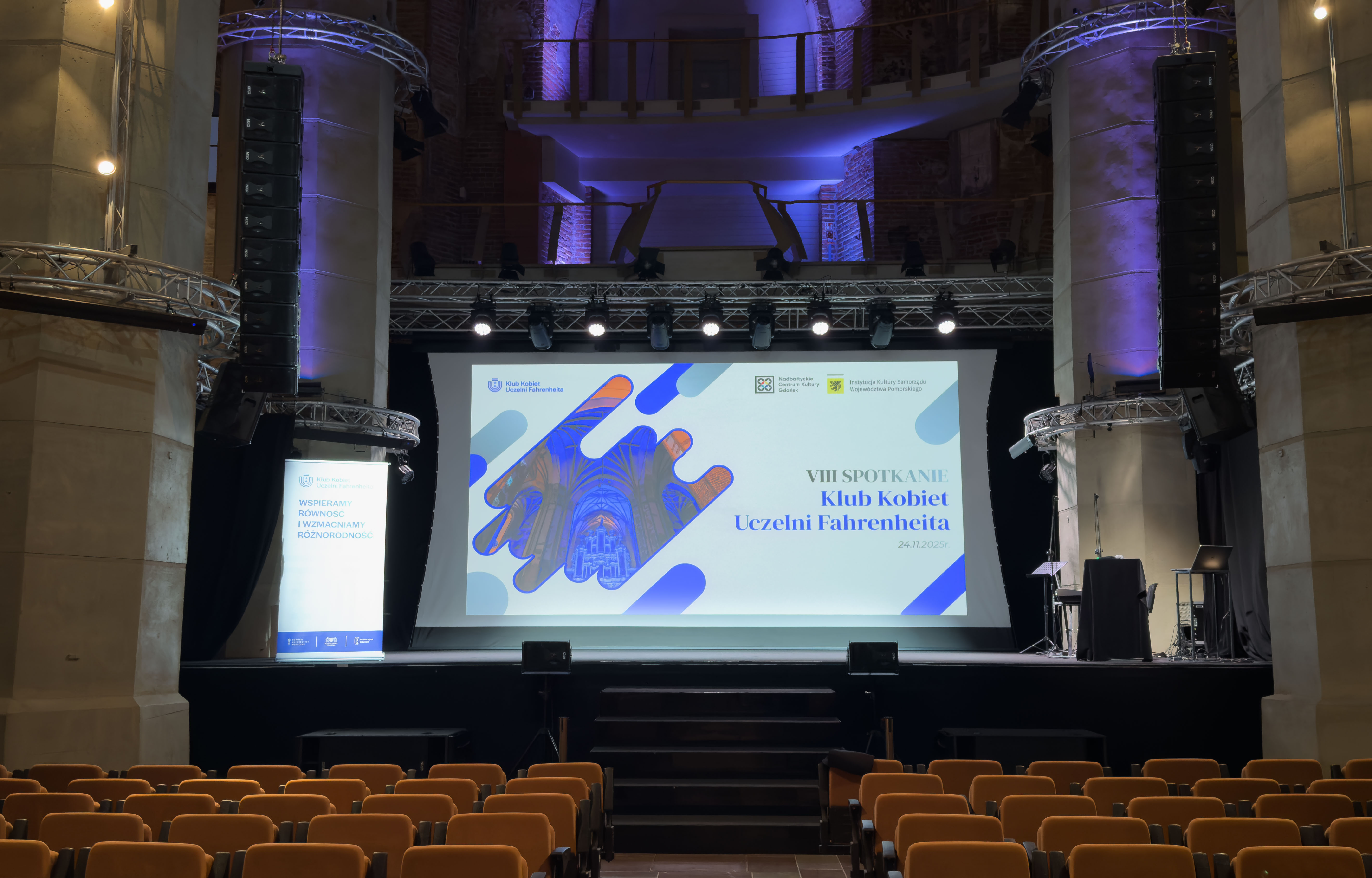 Od organów po wieżę spotkanie Klubu Kobiet FarU w Centrum św. Jana (Fot. Bartłomiej Jętczak/CKiP UG). Od organów po wieżę spotkanie Klubu Kobiet FarU w Centrum św. Jana (Fot. Bartłomiej Jętczak/CKiP UG).