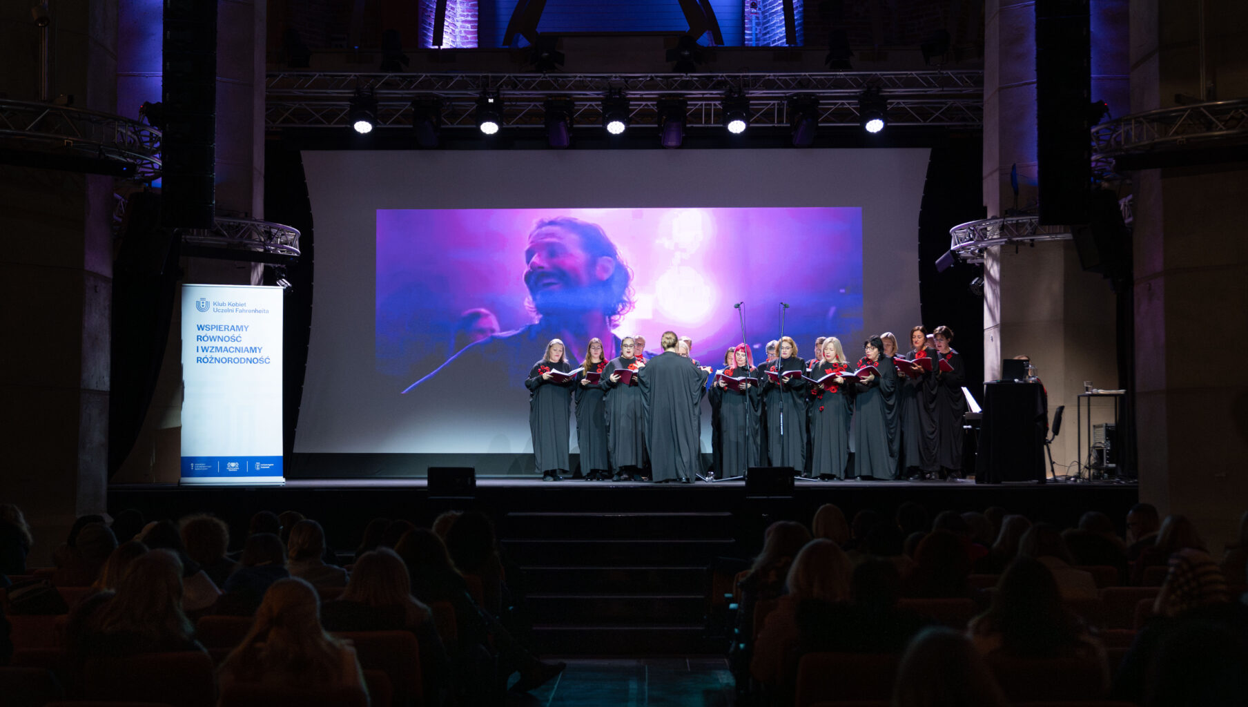 Występ Chóru „Non Serio”
(Fot. Bartłomiej Jętczak/CKiP UG).
