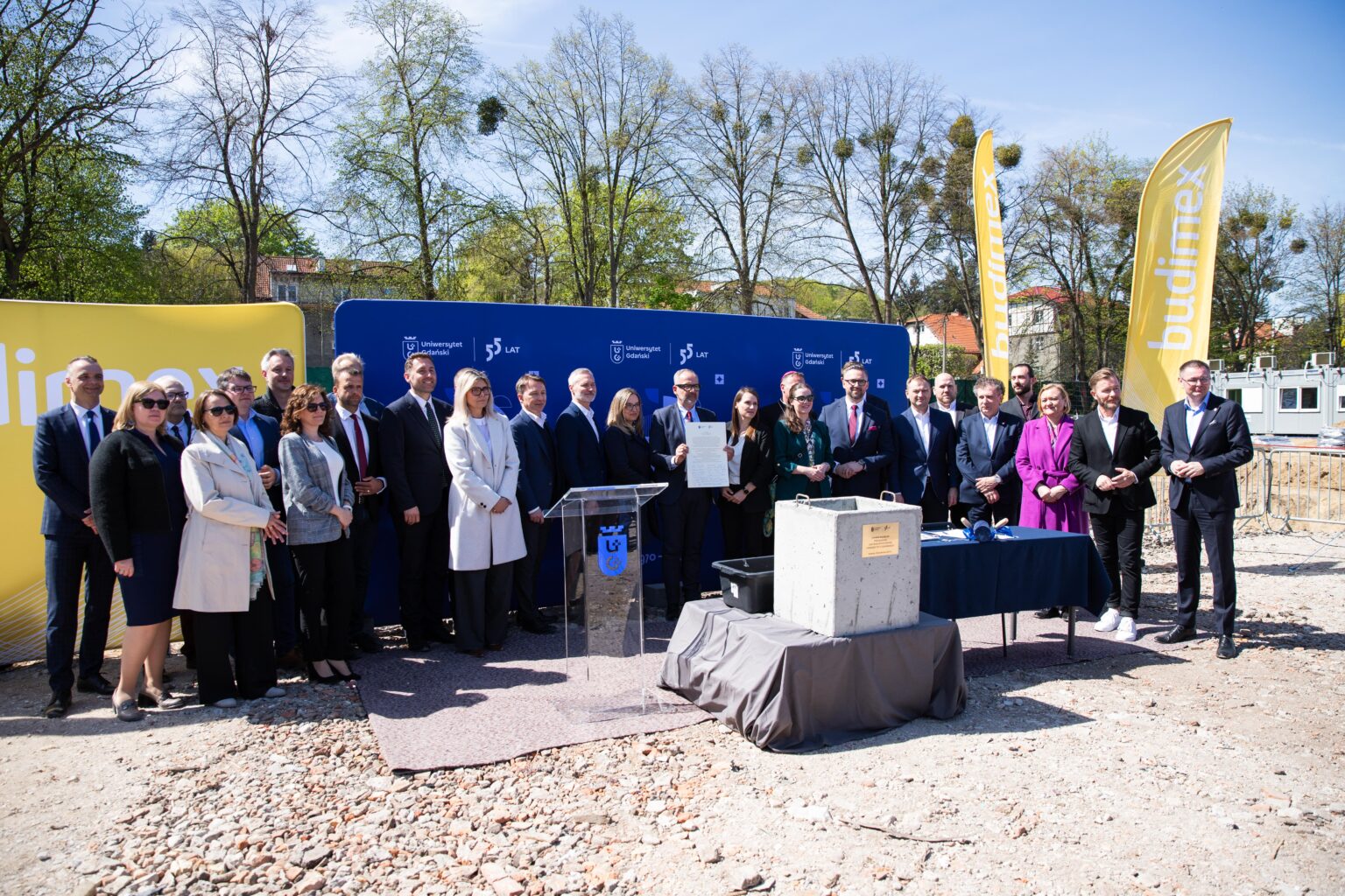 Uroczystość podpisania  
i symbolicznego wmurowania  
aktu erekcyjnego budowy  
Centrum Sportowego UG
Fot. Bartłomiej Jętczak/CKiP UG