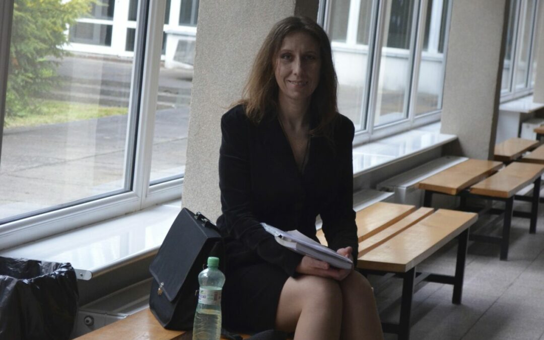 Między teorią a codziennością języka