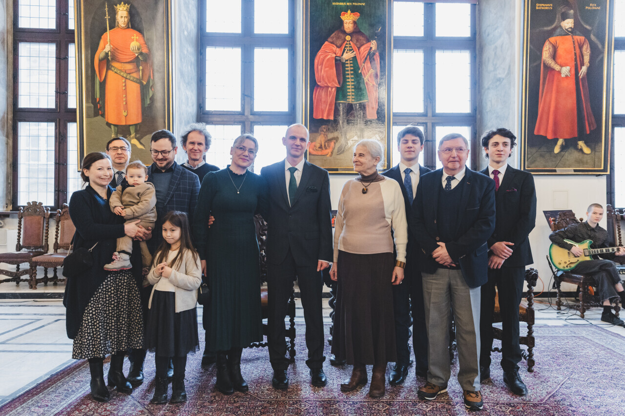 Profesor Michał Horodecki z rodziną
(Fot. Dominik Paszliński/www.gdansk.pl).